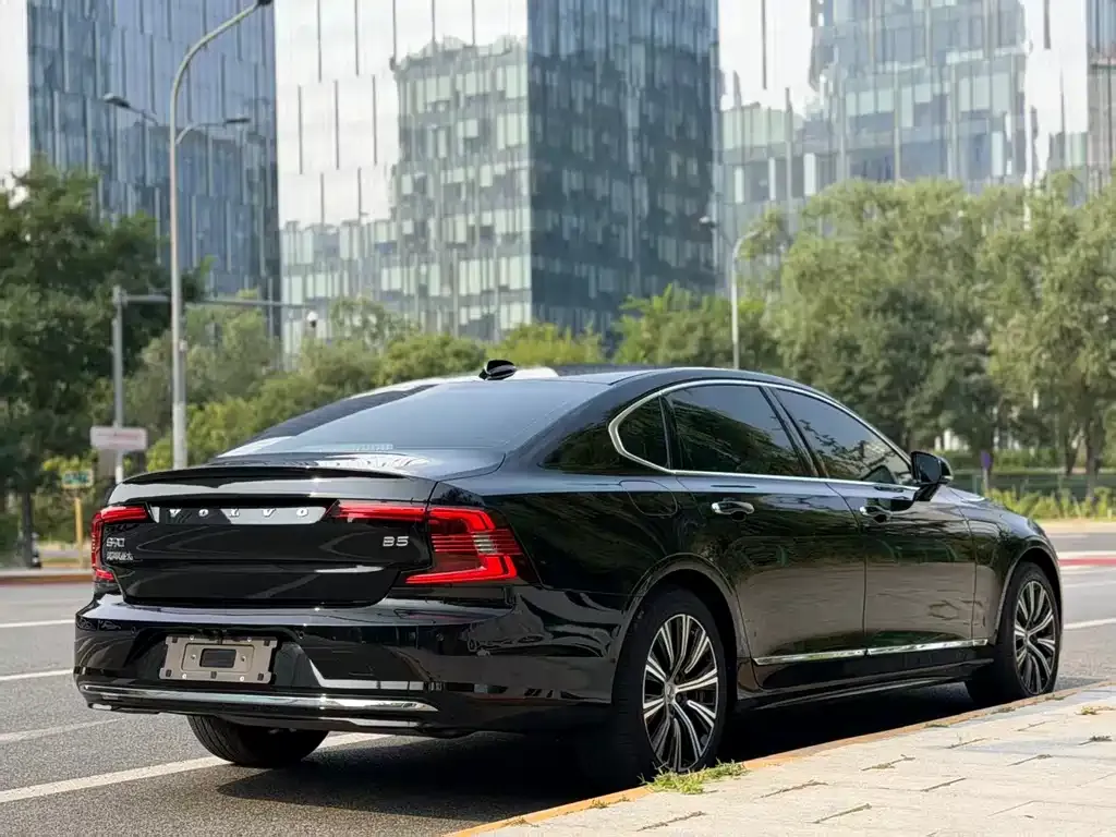 2021 Volvo S90 B5