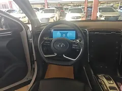 2021 Hyundai Tucson L 1.5T DCT LUX, белый — фото 10
