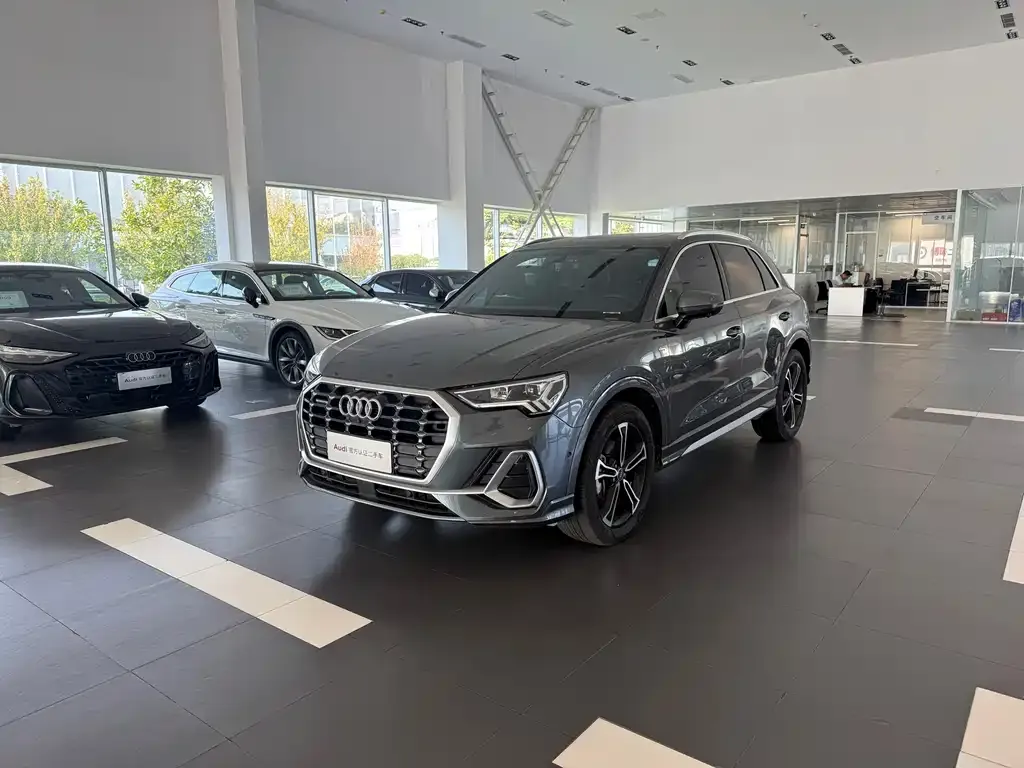 2022 Audi Q3 45 TFSI quattro Fashion Sport
