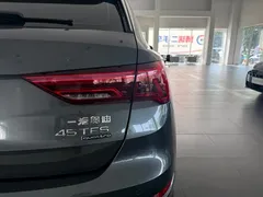 2022 Audi Q3 45 TFSI quattro Fashion Sport — фото 8