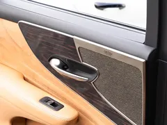 2021 Lexus LS 500h, чёрный — фото 18