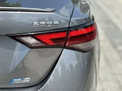 2021 Nissan Sylphy 1.6L XL CVT — фото 13