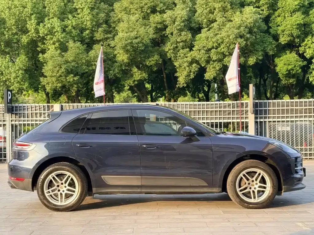 2021 Porsche Macan 2.0T