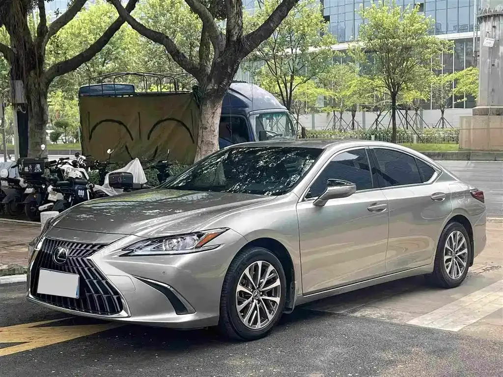 2022 Lexus ES 260