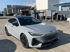 2022 Changan UNI-V 1.5T — фото 3