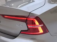 2022 Volvo S60 B4 — фото 9