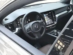 2022 Volvo S60 B4 — фото 11