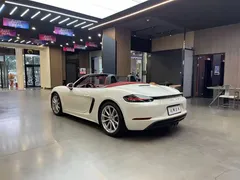 2022 Porsche 718 Boxster 2.0T, белый — фото 17