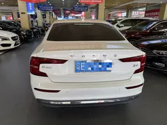 2023 Volvo S60 B4, белый — фото 4