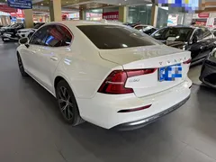 2023 Volvo S60 B4, белый — фото 5