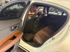2023 Volvo S60 B4, белый — фото 10