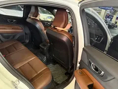 2023 Volvo S60 B4, белый — фото 12