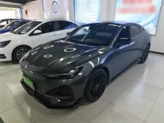 2022 Changan UNI-V 1.5T — фото 2