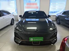 2022 Changan UNI-V 1.5T — фото 3