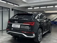 2021 Audi Q5L Sportback 40 TFSI, чёрный — фото 7