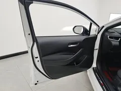 2021 Toyota Levin 185T CVT Luxury, белый — фото 7