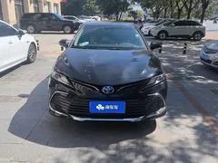 2023 Toyota Camry 2.5HG, чёрный — фото 2