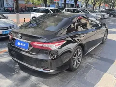 2023 Toyota Camry 2.5HG, чёрный — фото 3