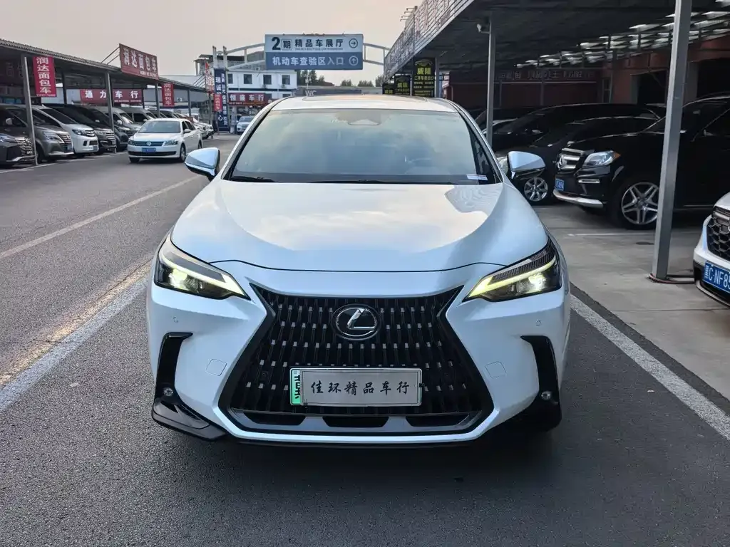 2023 Lexus NX 400h
