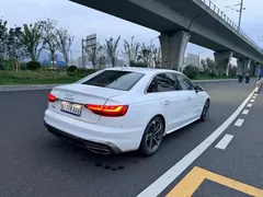 2022 Audi A4L 40 TFSI Luxury Sport, белый — фото 10