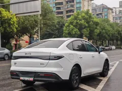 2025 BYD Seal 05 PHEV DM-i Smart Drive 55km Luxury, белый — фото 12