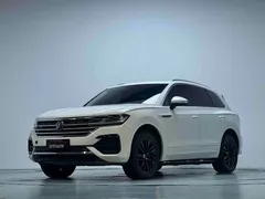2022 Volkswagen Touareg 2.0TSI, белый — фото 1