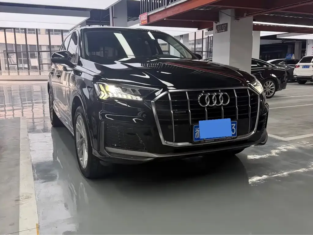 2021 Audi Q7 45 TFSI quattro S line Luxury