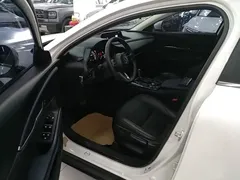 2022 Mazda CX-30 2.0L, белый — фото 15