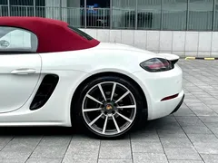 2020 Porsche 718 Boxster 2.0T, белый — фото 13