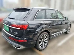 2021 Audi Q7 55 TFSI quattro S line Sport, чёрный — фото 6