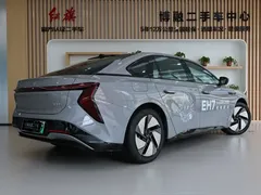 2025 Hongqi EH7 640 4WD — фото 3