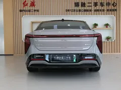 2025 Hongqi EH7 640 4WD — фото 5