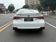 2022 Toyota Avalon 2.5L XLE, белый — фото 5