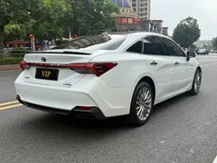 2022 Toyota Avalon 2.5L XLE, белый — фото 6
