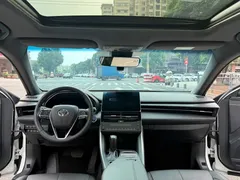2022 Toyota Avalon 2.5L XLE, белый — фото 7