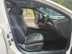 2022 Toyota Avalon 2.5L XLE, белый — фото 16
