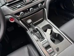 2022 Honda Accord 260TURBO Luxury — фото 17