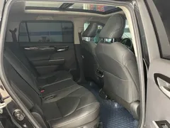 2023 Toyota Highlander 2.5L Hybrid 4WD Premium 7-seat, чёрный — фото 10