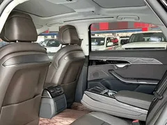 2023 Audi A8L 50 TFSI quattro Select, чёрный — фото 3