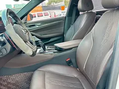 2021 BMW 5 Series 530Li Leading M Sport Package, белый — фото 9