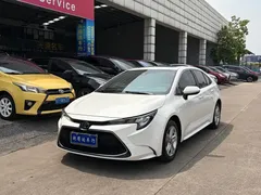 2022 Toyota Levin Hybrid 1.8H E-CVT Luxury, белый — фото 1