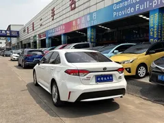 2022 Toyota Levin Hybrid 1.8H E-CVT Luxury, белый — фото 4