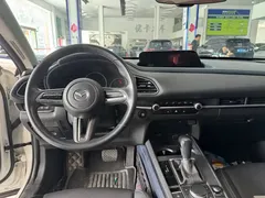 2021 Mazda CX-30 2.0L AT, белый — фото 6
