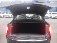 2023 Hongqi E-QM5 Basic Mobility, чёрный — фото 19