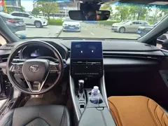 2022 Toyota Avalon 2.5L XLE, чёрный — фото 7