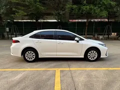 2019 Toyota Corolla 1.2T S-CVT GL, белый — фото 2