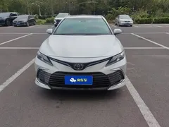 2021 Toyota Camry 2.0G Luxury, белый — фото 2