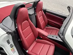 2022 Porsche 718 Boxster 2.0T, белый — фото 14