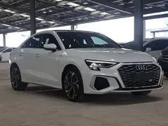 2022 Audi A3L Limousine 35 TFSI Luxury Sport, белый — фото 3