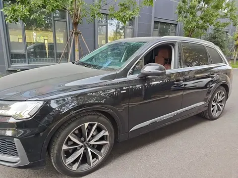 2023 Audi Q7 55 TFSI quattro S line